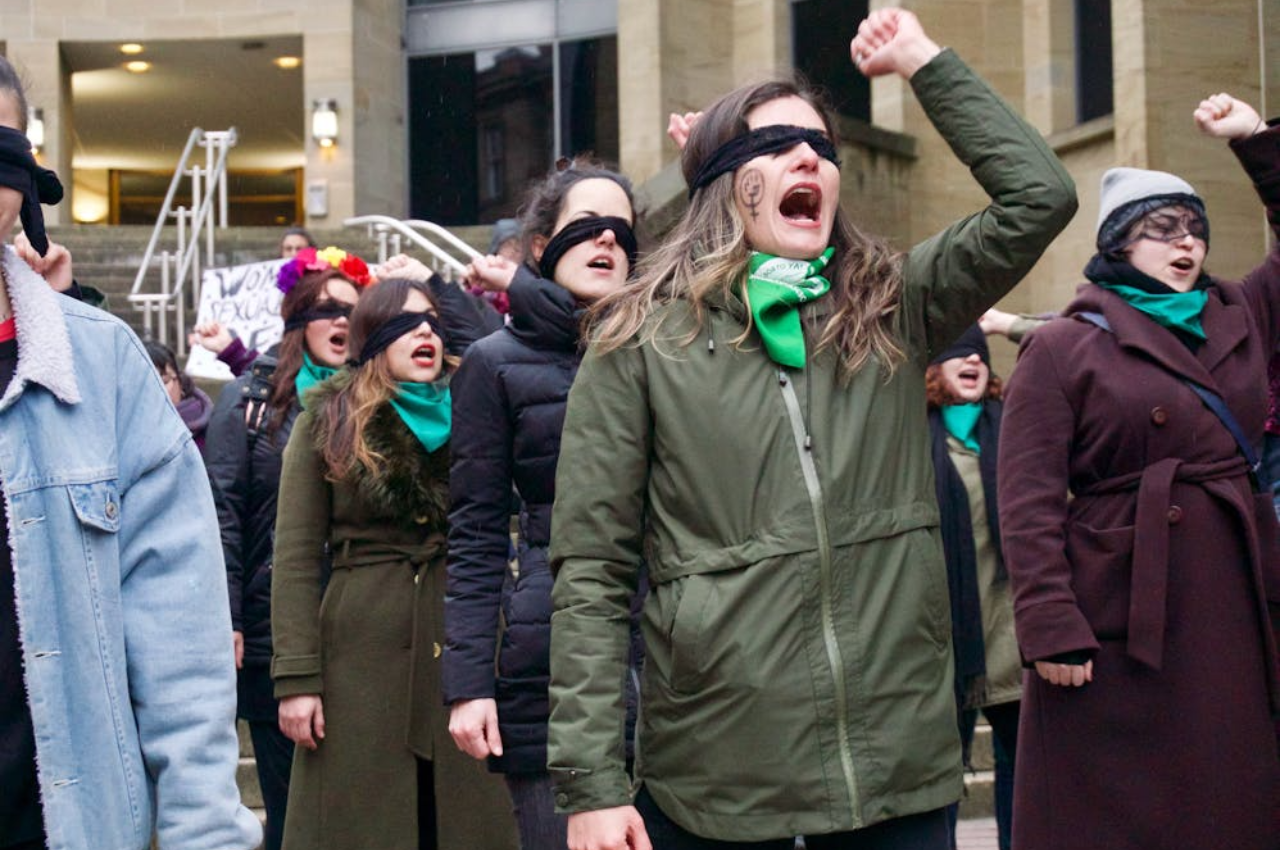 feminsimo e igualdad en una manifestación